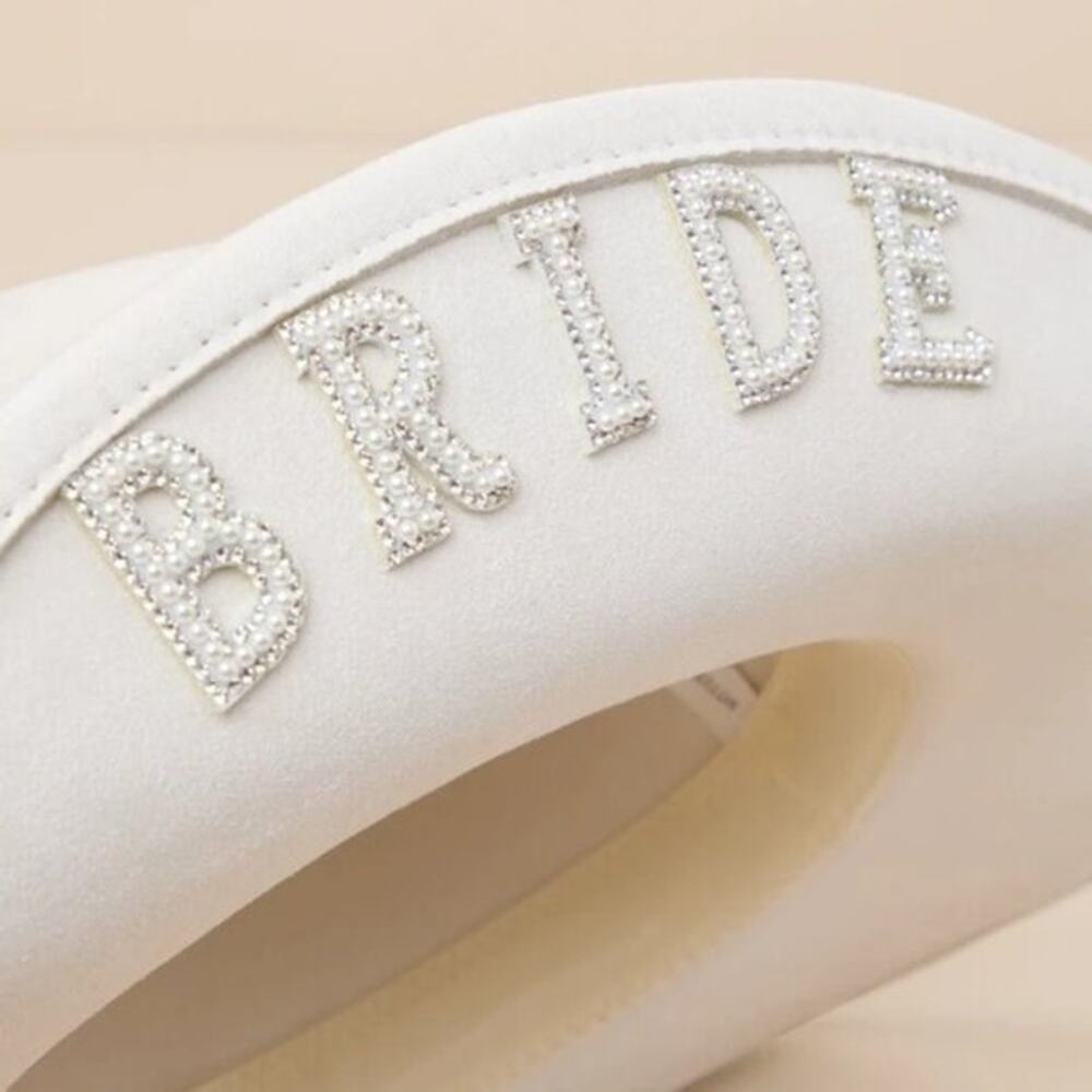 NWOT Lulus Last Rodeo White Bride Patch Rhinestone Pearl Cowboy Hat - Picture 2 of 3
